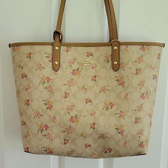 Coach Handbags - COACH REVERSABLE TOTE !!!!